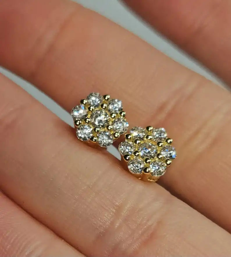 Moissanite Round Cut Diamond Flower Stud Earrings 925 Sterling Silver With Gold Plated Flower Stud For Wedding Parties Gift