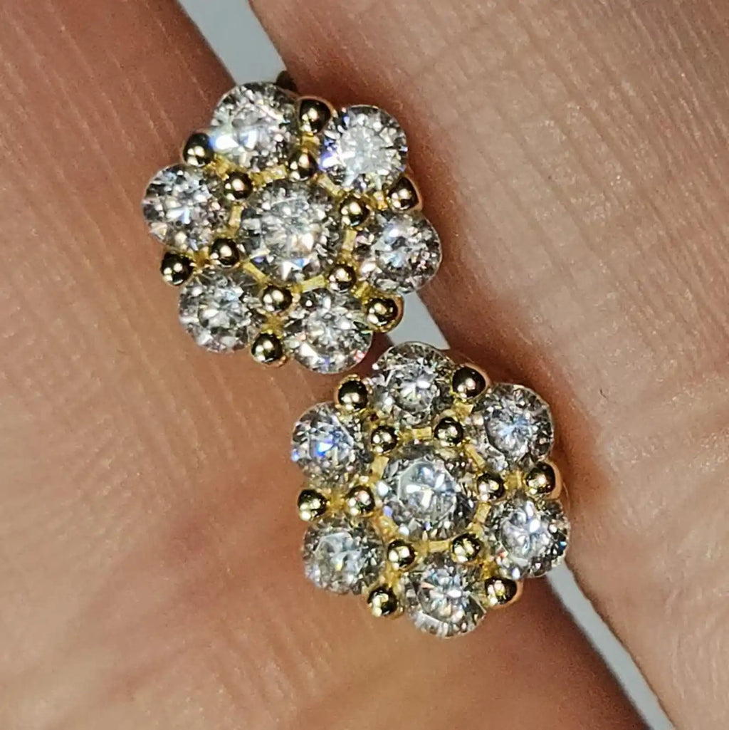 Moissanite Round Cut Diamond Flower Stud Earrings 925 Sterling Silver With Gold Plated Flower Stud For Wedding Parties Gift